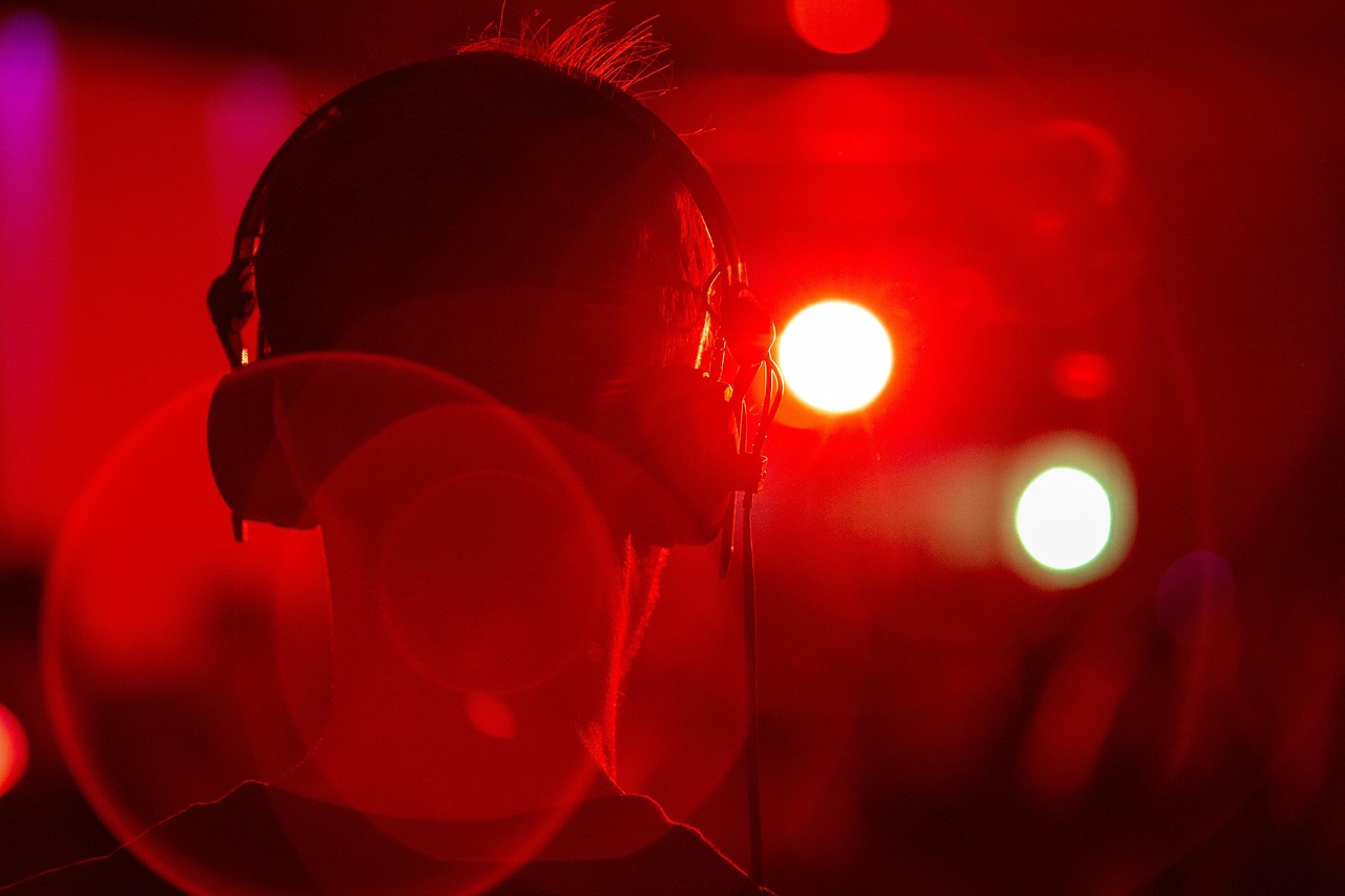 headphones 6123966 1280